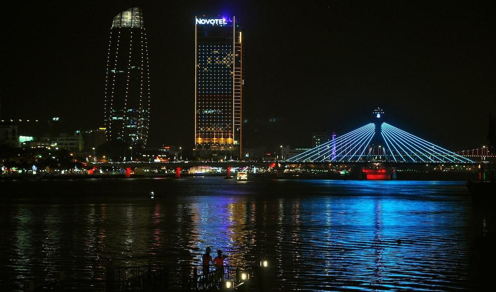 Vian Hotel Da Nang Exterior photo